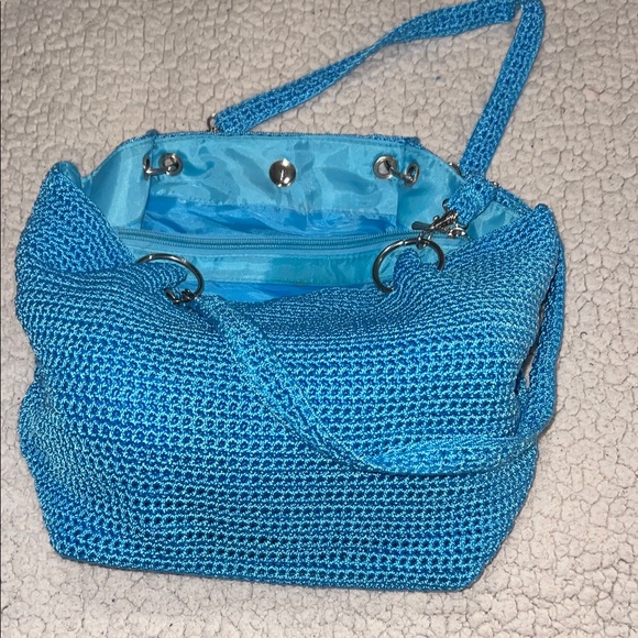 Chic Blue Knit Tote Bag - Picture 2 of 4